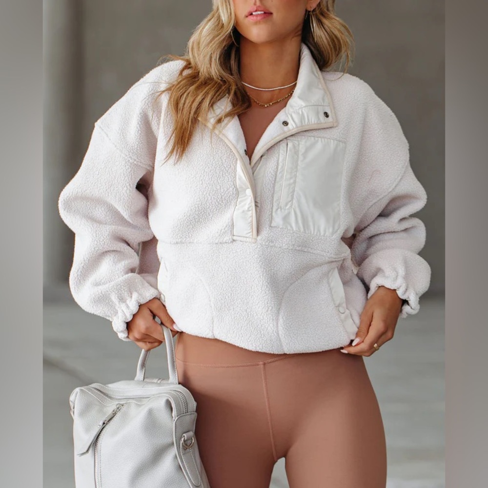 COMFY CUTE POCKETED SHERPA PULLOVER - BEIGE!